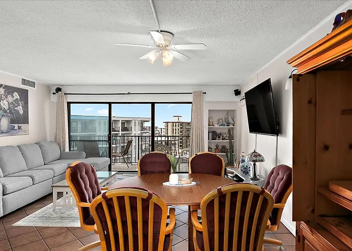 Spacious 3 Bedroom With Ocean Views And Outdoor Pool! Holiday home Ocean City