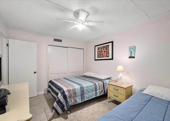 Holiday home Spacious 3 Bedroom With Ocean Views And Outdoor Pool! *