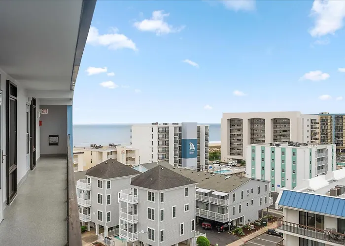 Holiday home Spacious 3 Bedroom With Ocean Views And Outdoor Pool! Ocean City