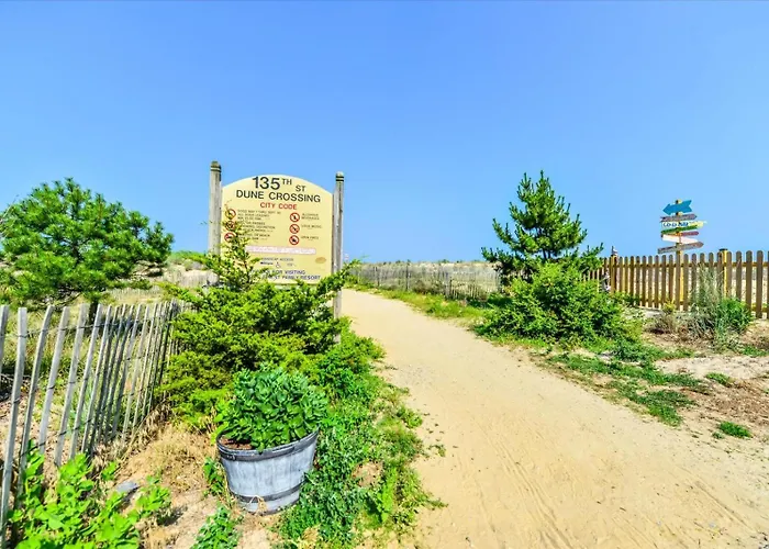 Holiday home Spacious 3 Bedroom With Ocean Views And Outdoor Pool! Ocean City