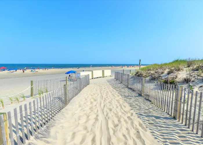 Spacious 3 Bedroom With Ocean Views And Outdoor Pool! Holiday home Ocean City